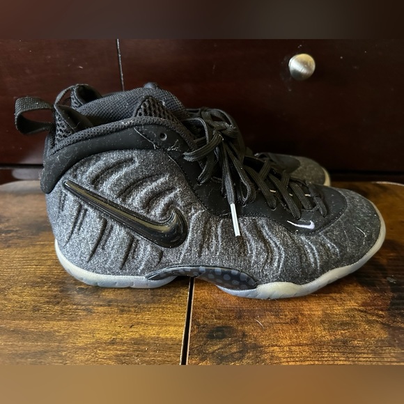 Nike Little Posite Pro GS Big Kid's Size 4Y Dark Grey Heather & Black - Picture 4 of 10